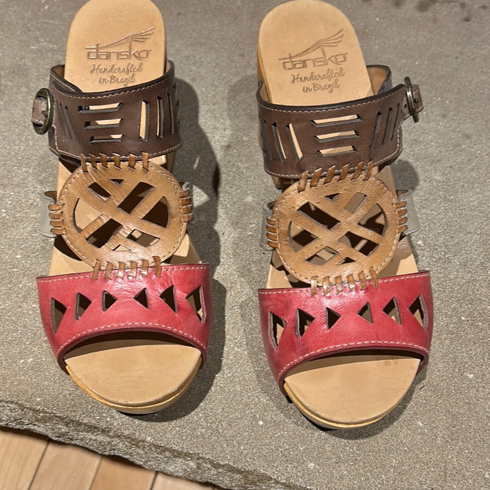 Dansko sandals handcrafted in Brazil, red, gold, brown